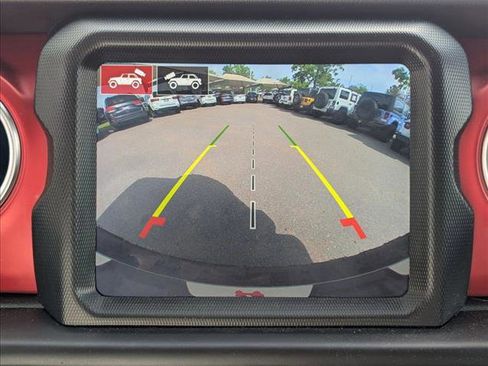 Used 2022 Jeep Wrangler Rubicon w/ Cold Weather Group AWD/4WD image 13