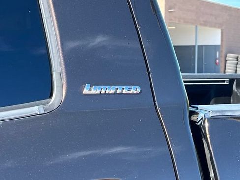 Used 2018 Toyota Tundra Limited w/ Limited Premium Package AWD/4WD image 9