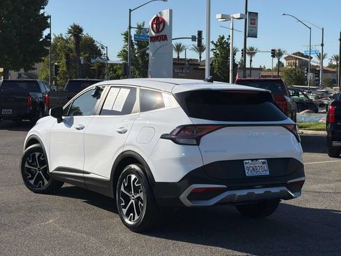 Used 2023 Kia Sportage EX FWD image 5