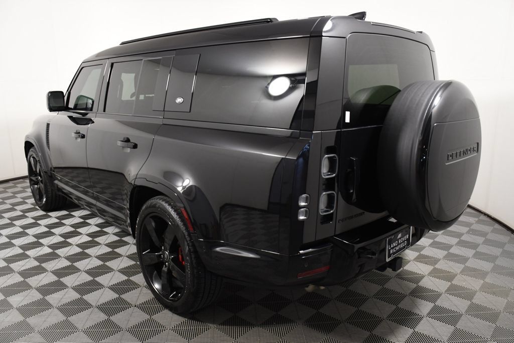 Used 2024 Land Rover Defender 130 X AWD/4WD image 4