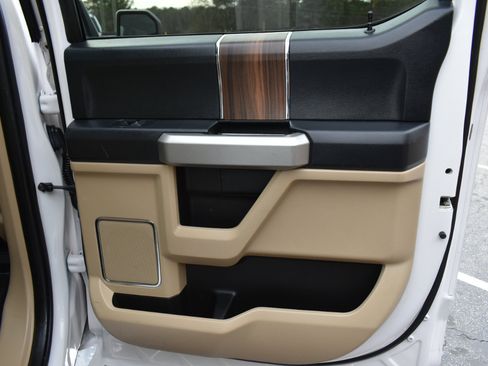 Used 2016 Ford F150 Lariat w/ Equipment Group 502A Luxury image 39