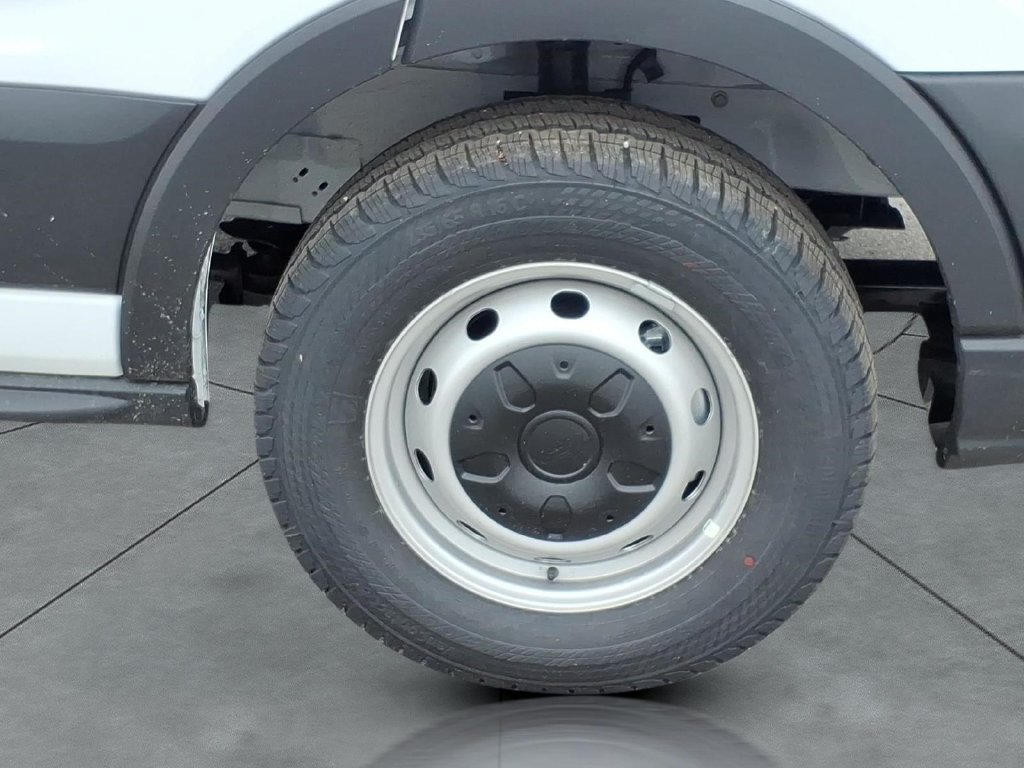 New 2026 Ford Transit 250 148 Medium Roof RWD image 9