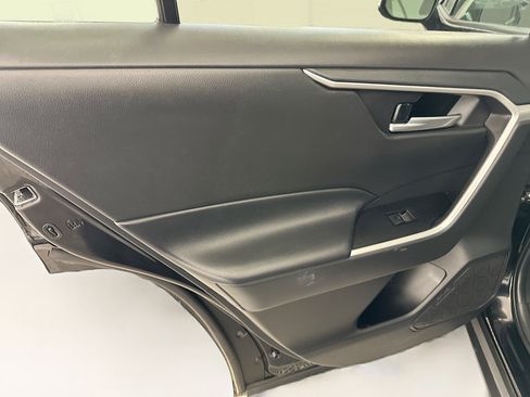Used 2025 Toyota RAV4 XLE image 28
