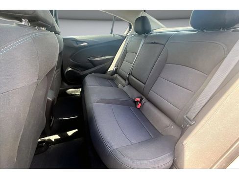 Used 2018 Chevrolet Cruze LT FWD image 27