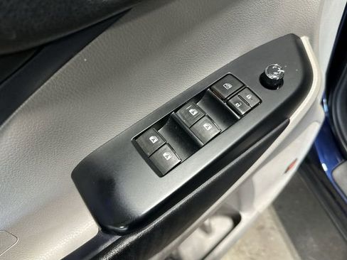 Used 2016 Toyota Highlander Limited image 19