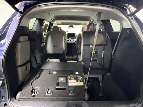 Used 2025 Toyota Sienna XLE FWD image 34
