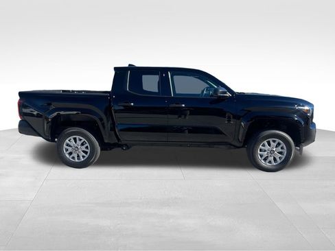 Used 2025 Toyota Tacoma SR image 6