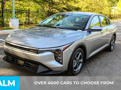 Used 2025 Kia K4 LXS image 3