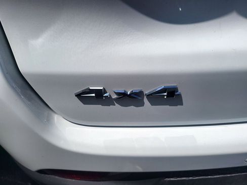 Used 2025 Jeep Compass Limited image 7