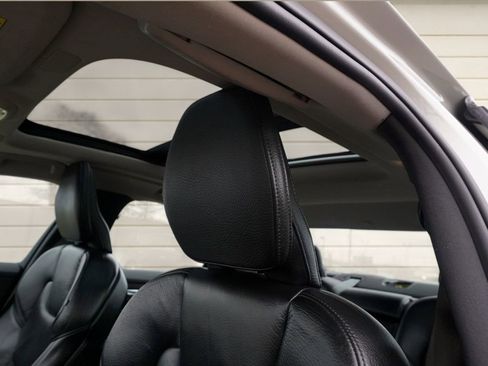 Used 2022 Volvo S60 T8 Inscription image 26