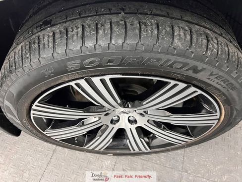 Used 2024 Volvo XC90 B6 Plus w/ Protection Package Premier AWD/4WD image 17