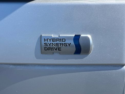 Used 2014 Toyota Prius Three FWD image 48