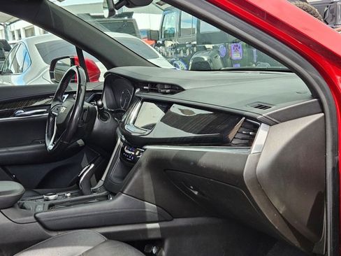 Used 2021 Cadillac XT6 Premium Luxury FWD image 19