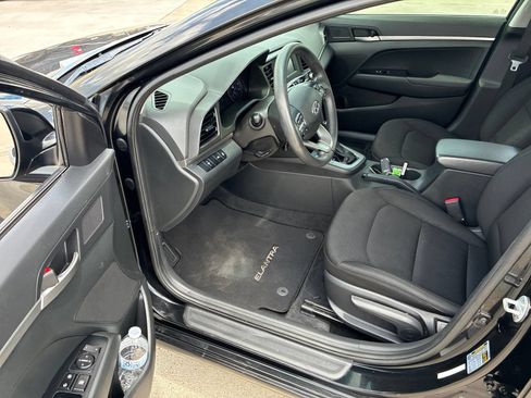 Used 2020 Hyundai Elantra SE w/ Cargo Package (C1) FWD image 13