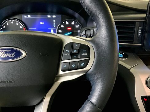 Used 2021 Ford Explorer XLT w/ Equipment Group 202A image 24