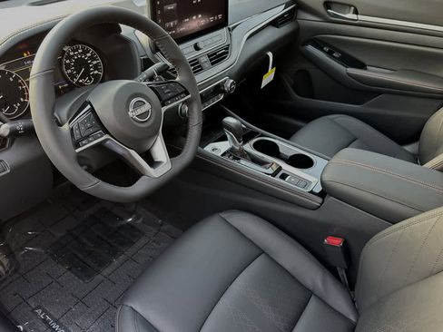 New 2025 Nissan Altima 2.5 SR w/ SR Premium Package image 11