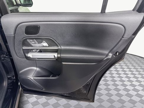 Used 2024 Mercedes-Benz EQB 300 4MATIC image 28