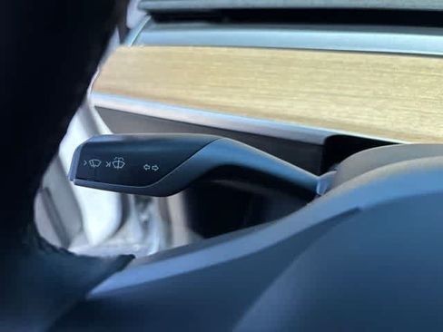Used 2020 Tesla Model 3 Standard Range Plus RWD image 14