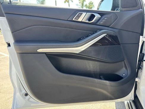 Used 2023 BMW X5 xDrive45e image 21