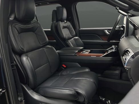 Used 2024 Lincoln Navigator Reserve AWD/4WD image 24