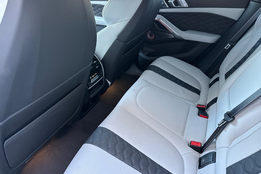 Used 2023 BMW X6 M w/ Competition Package AWD/4WD image 7