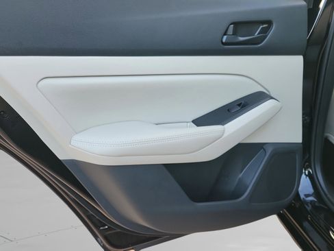 Certified 2025 Nissan Altima 2.5 SV image 10