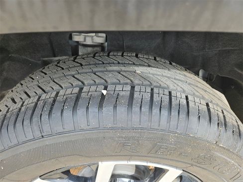 Used 2024 Jeep Grand Cherokee L Limited w/ Luxury Tech Group II image 27