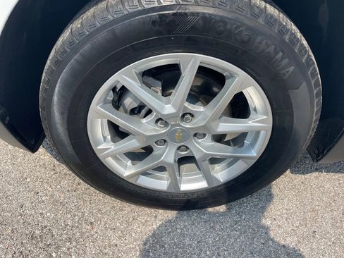 Used 2022 Chevrolet Equinox LT AWD/4WD image 11