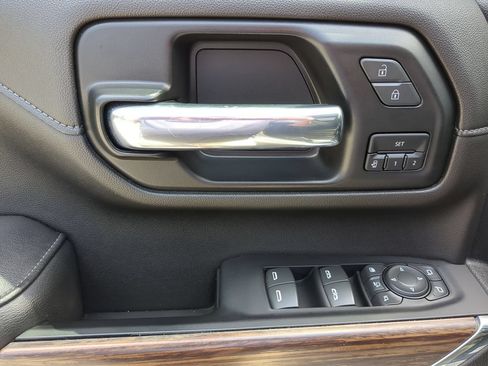 Used 2022 Chevrolet Silverado 2500 High Country w/ Safety Package II AWD/4WD image 24
