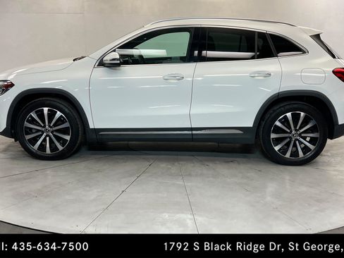 Certified 2022 Mercedes-Benz GLA 250 4MATIC w/ Premium Package Lite image 2