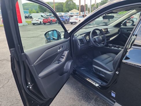 New 2026 Nissan Rogue Dark Armor AWD/4WD image 10