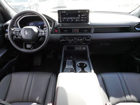 Certified 2026 Honda Pilot Black Edition image 10