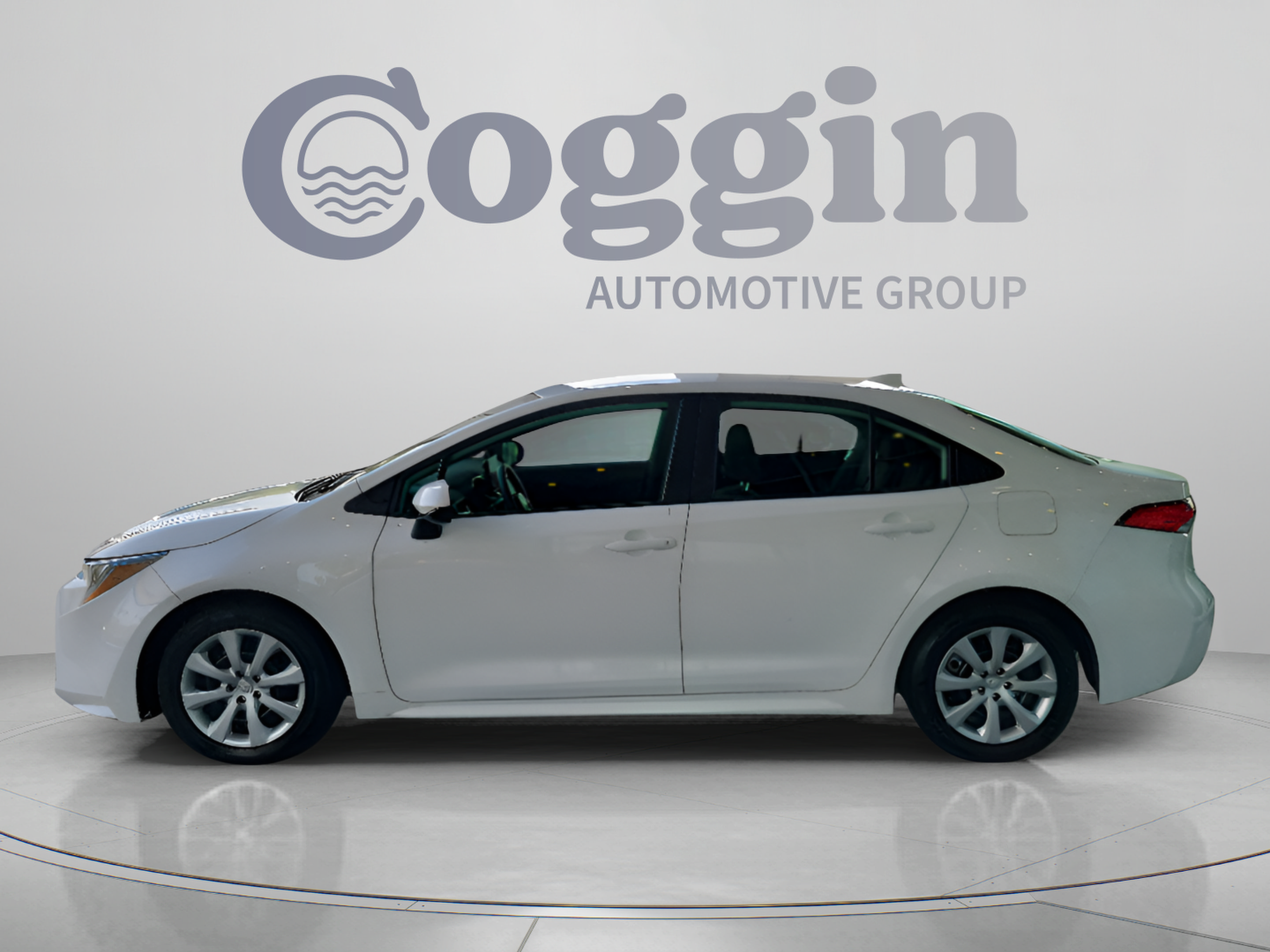 Used 2024 Toyota Corolla LE FWD image 3