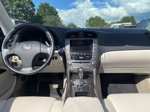 Used 2010 Lexus IS 250C RWD image 22