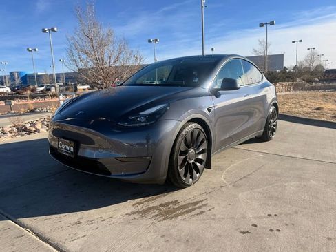 Used 2023 Tesla Model Y Performance image 3