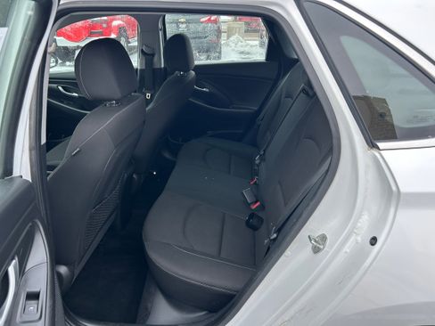 Used 2019 Hyundai Elantra GT image 5