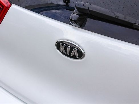 Used 2019 Kia Niro EX image 11