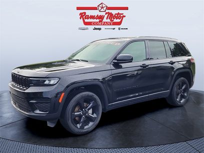 Used 2024 Jeep Grand Cherokee Altitude