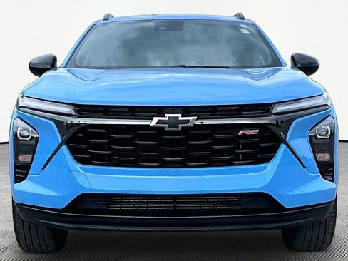 Used 2024 Chevrolet Trax RS w/ Driver Confidence Package FWD image 3