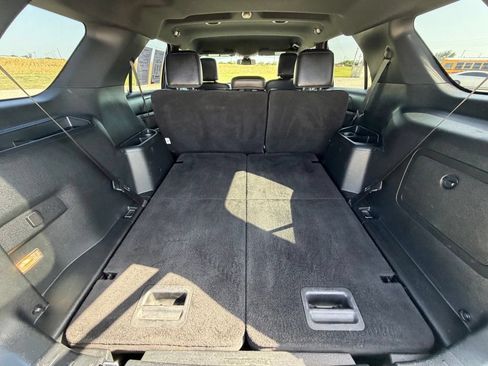 Used 2019 Ford Explorer XLT w/ Equipment Group 202A AWD/4WD image 27