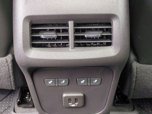 Certified 2024 Chevrolet Equinox Premier AWD/4WD image 22