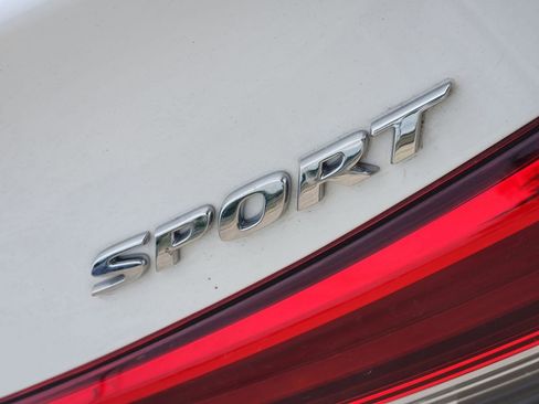 Used 2024 Honda Civic Sport image 10