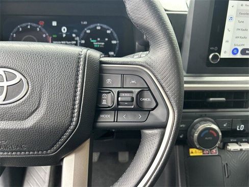 Used 2025 Toyota 4Runner TRD Off-Road image 29