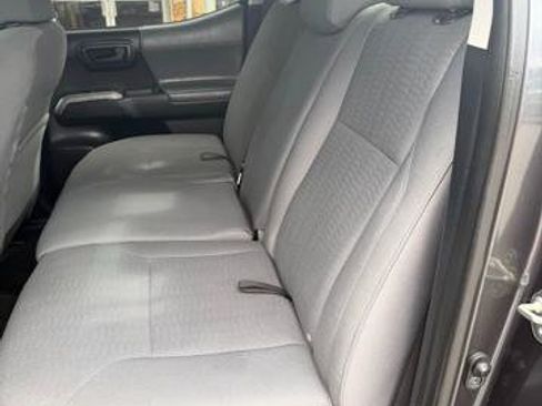 Used 2018 Toyota Tacoma SR5 image 7
