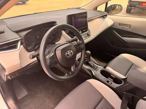 Used 2023 Toyota Corolla LE image 9