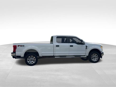 Used 2017 Ford F250 XL w/ Power Equipment Group AWD/4WD image 12