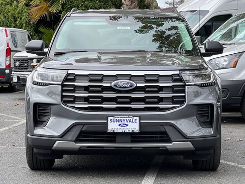 New 2025 Ford Explorer Active image 3