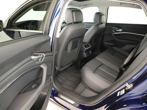 Certified 2022 Audi e-tron Premium image 27