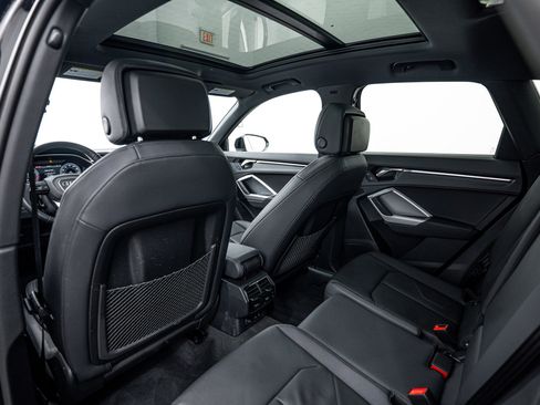 Certified 2025 Audi Q3 2.0T Premium Plus w/ Premium Plus Package image 16