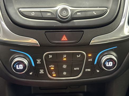 Used 2020 Chevrolet Equinox LT FWD image 22
